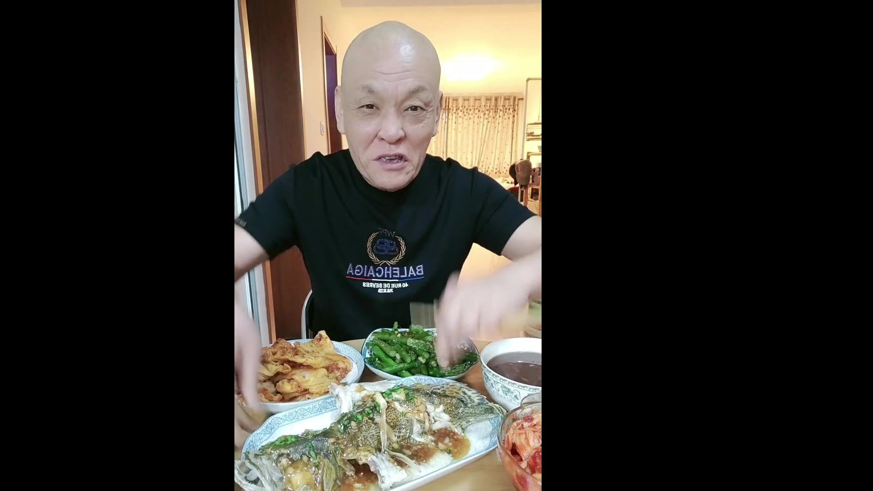(下饭必备)假笑男孩虽然会迟到,但永远不会缺席